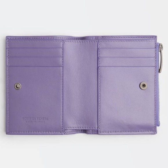 Excellent condition ~ Bottega Veneta Bifold Zip Wallet in Lavender. - Picture 2 of 13